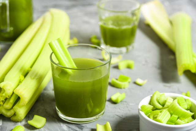Reguliše krvni pritisak i poboljšava zdravlje creva: Sve prednosti soka od celera